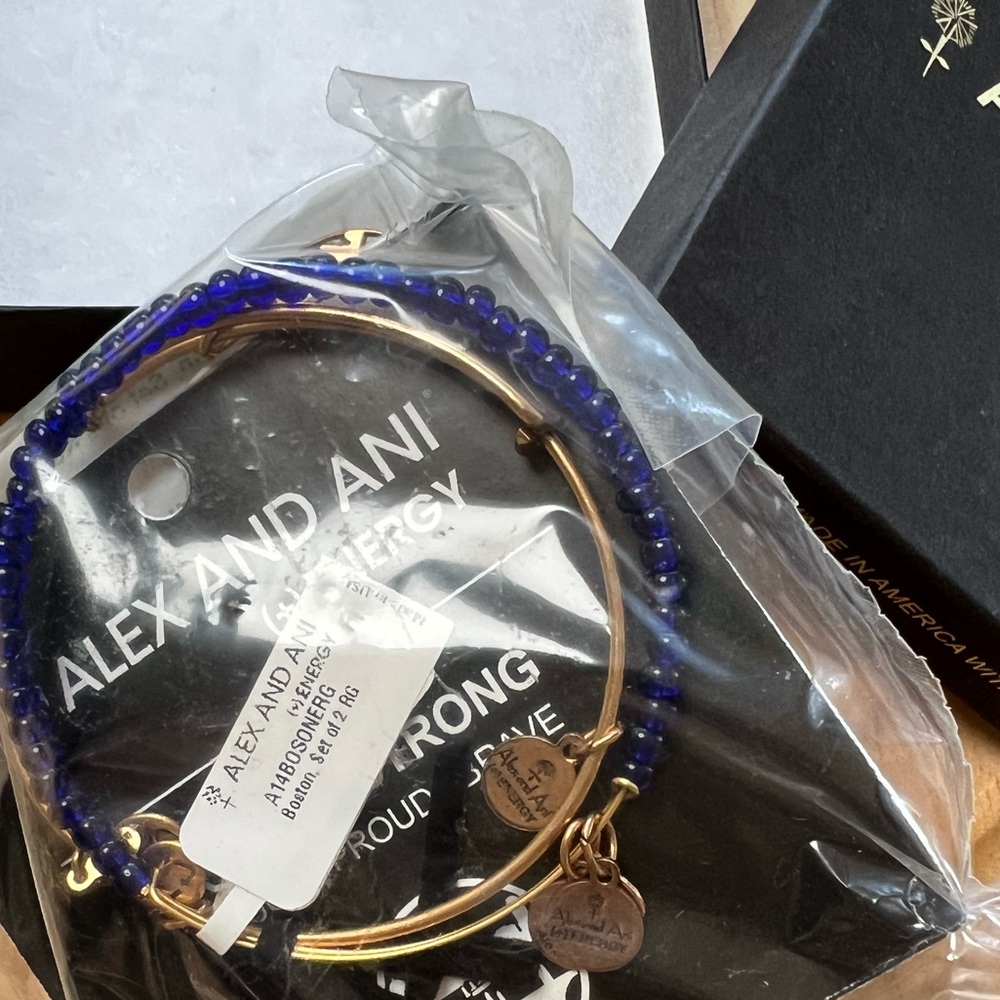 NIB Alex and Ani Limited Edition Boston Strong Bracelet - Picture 5 of 6